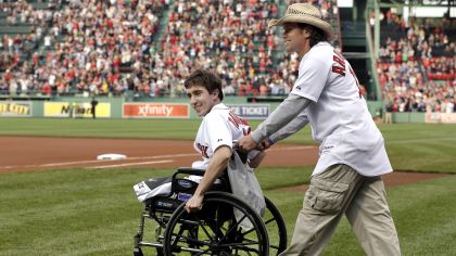 Red Sox Honors Boston Bombing Heroes