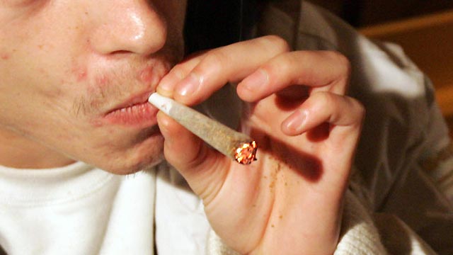 FBI to reconsider pot policy for recruits