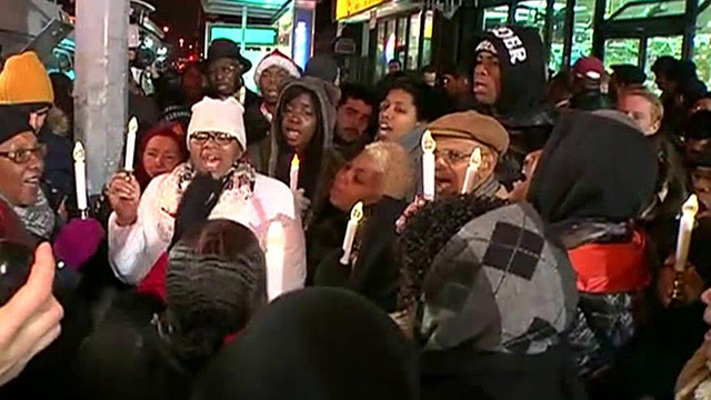 Candlelight vigil held in Brooklyn for two murdered officers