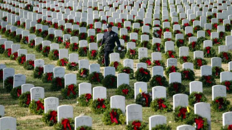 Wreaths Across America at risk of shortfall for Arlington