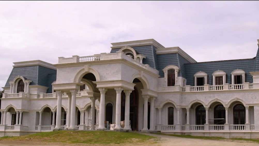 Tragedy strikes family building the biggest home in America