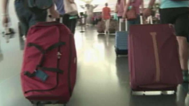Airports offer perks for holiday travelers