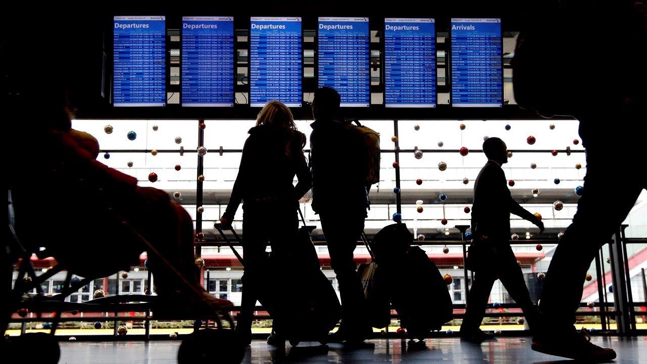 Extreme weather causes thousands of flight delays