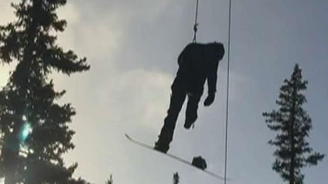 Dozens of skiers rappel to ground after chairlift breaks