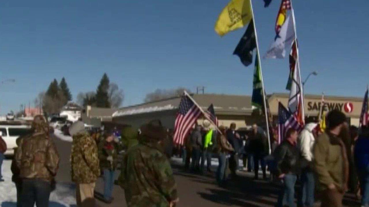 Armed militia occupying Oregon government building