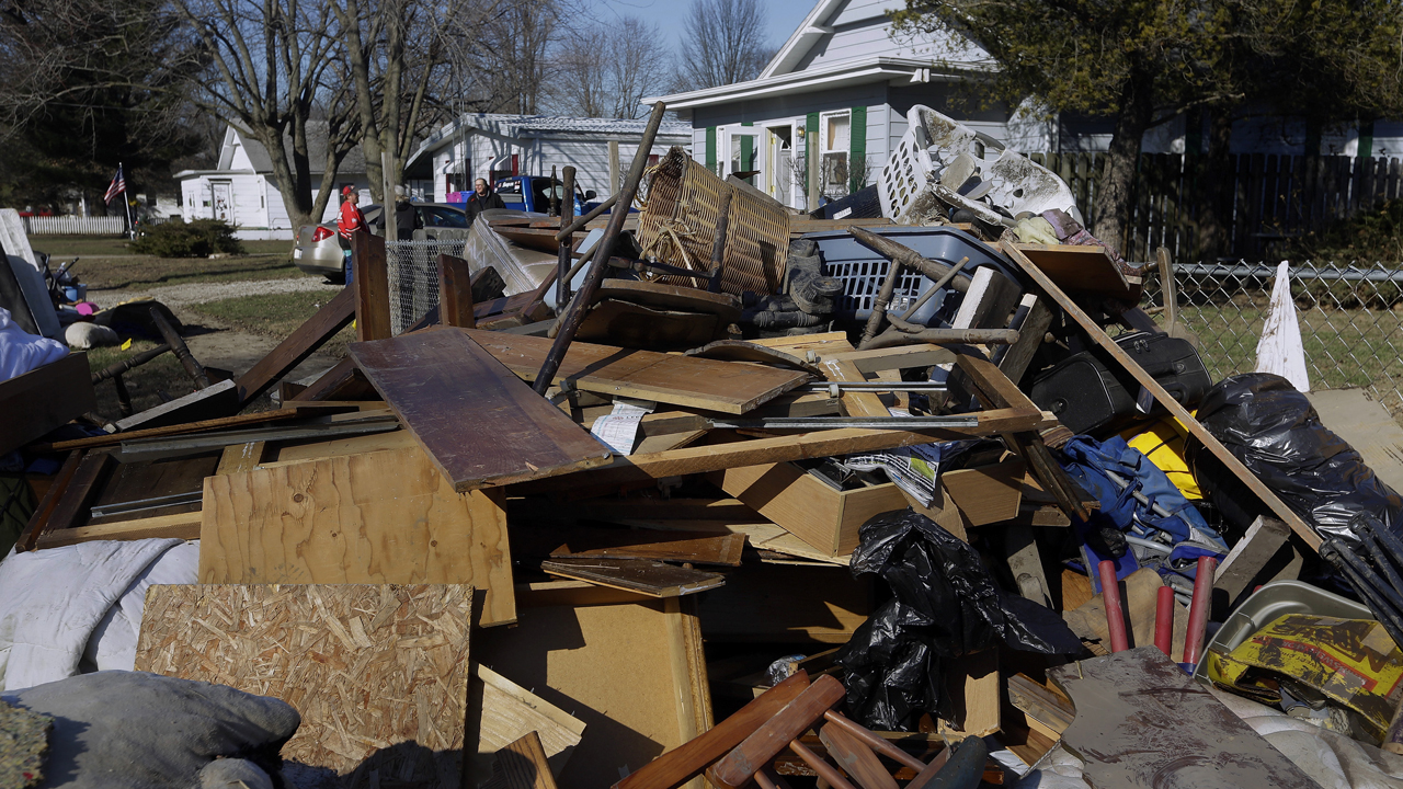 Cleanup begins in Illinois, Missouri as floodwaters recede