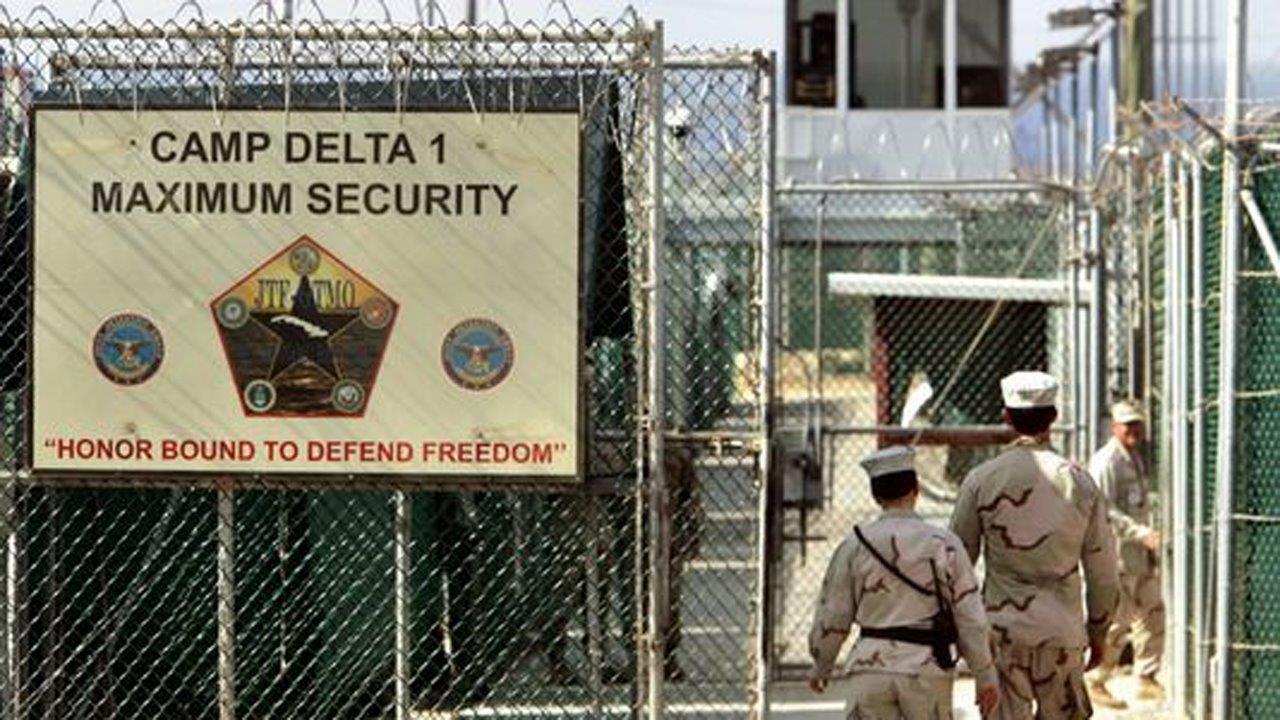 US preparing to transfer 10 detainees from Guantanamo Bay