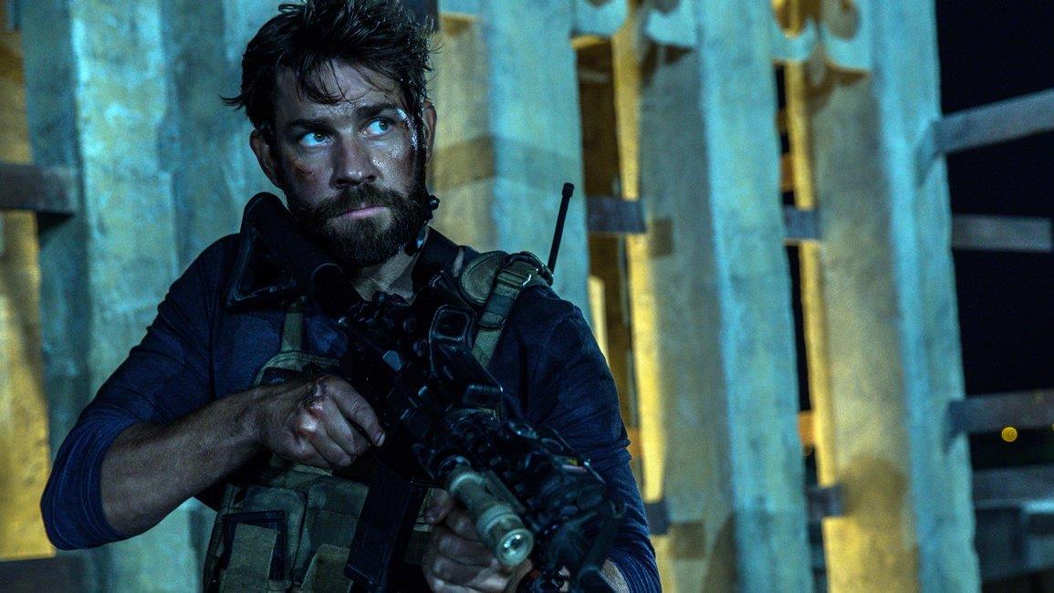 Thousands turn out for '13 Hours' world premiere