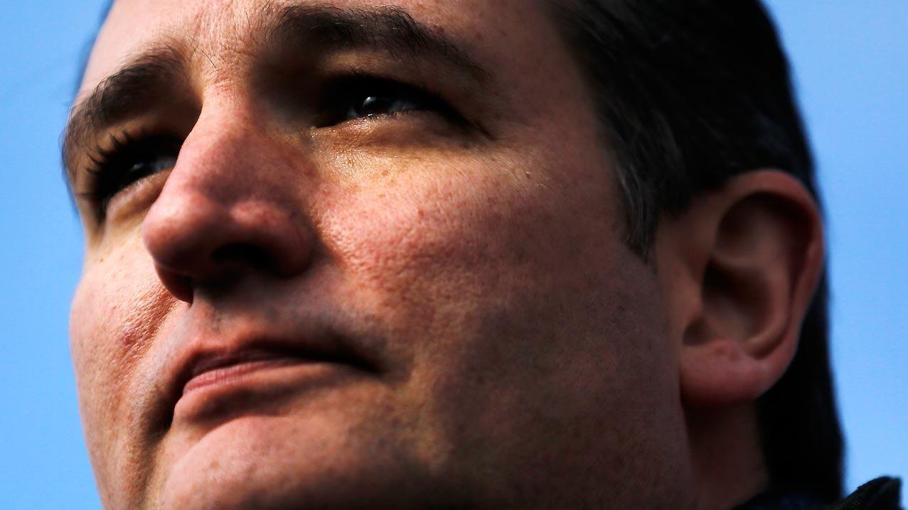 Cruz's citizenship status takes center stage in 2016 race