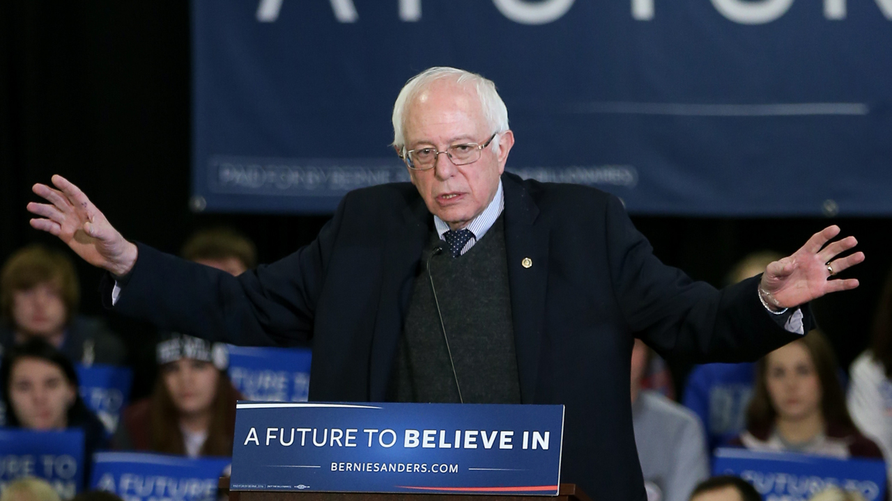 Poll: Sanders takes the lead in Iowa