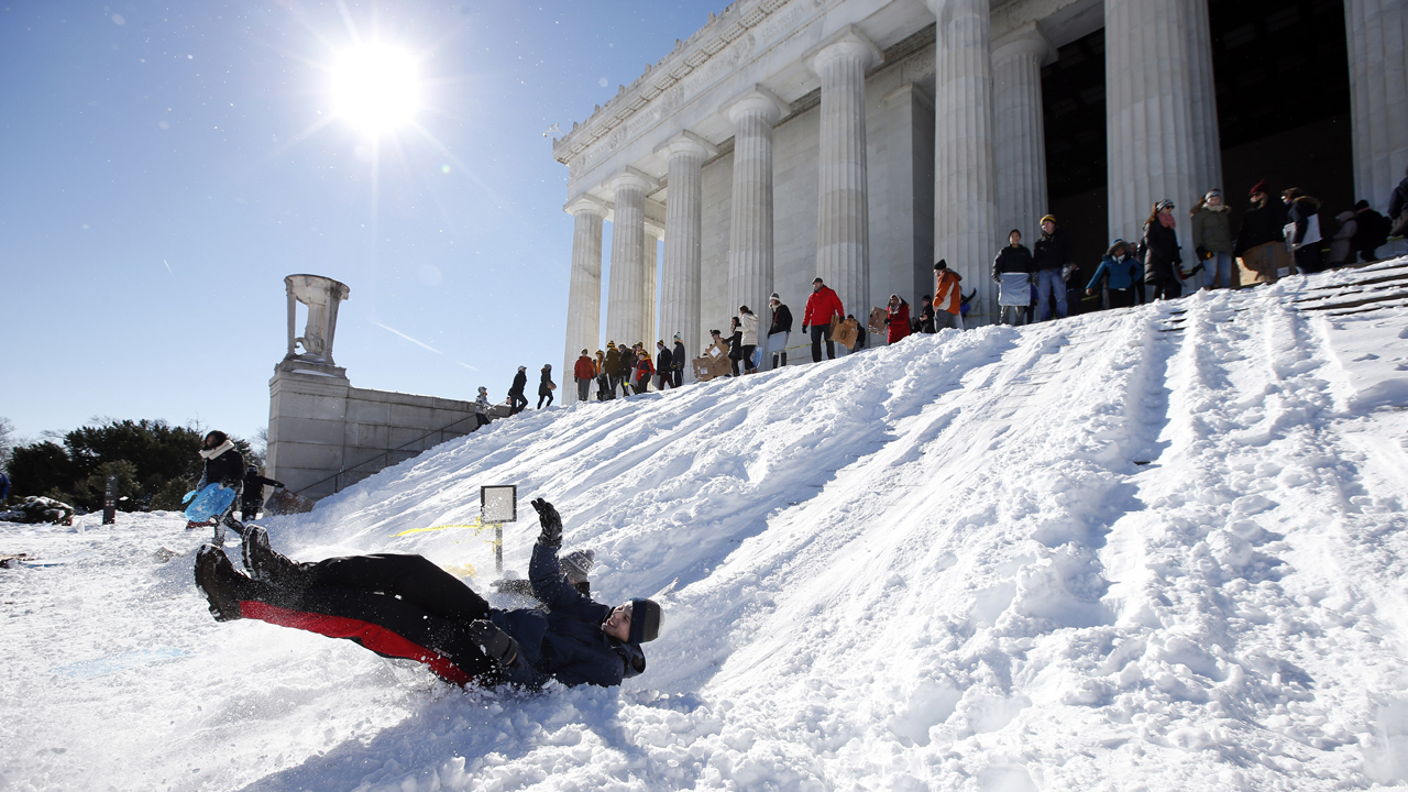 Washington DC buried under record-setting snowfall
