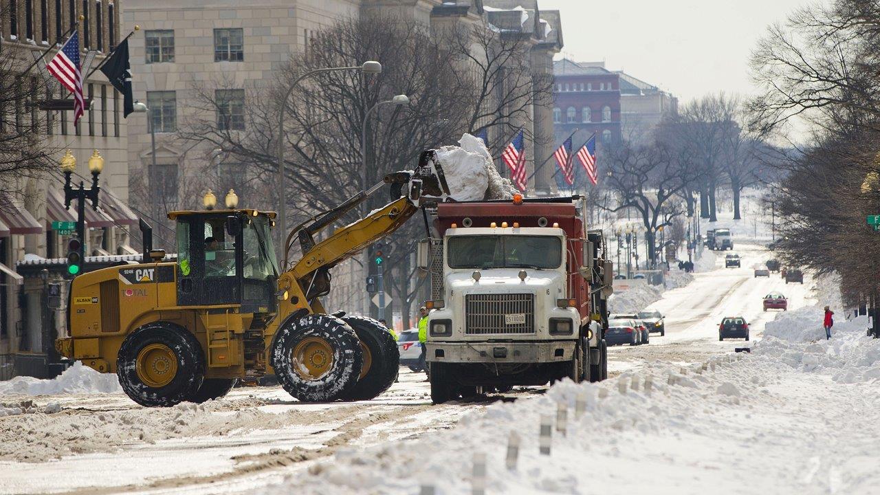 Washington DC still shut down after massive snow storm