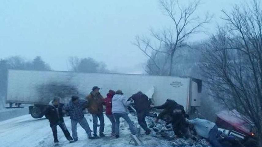 Strangers form human chain to save Pennsylvania truck driver