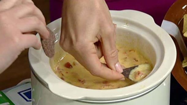 Cooking with 'Friends': Doocy family's favorite queso dip