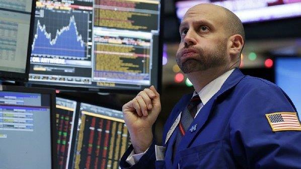 Stocks dive as oil prices plunge
