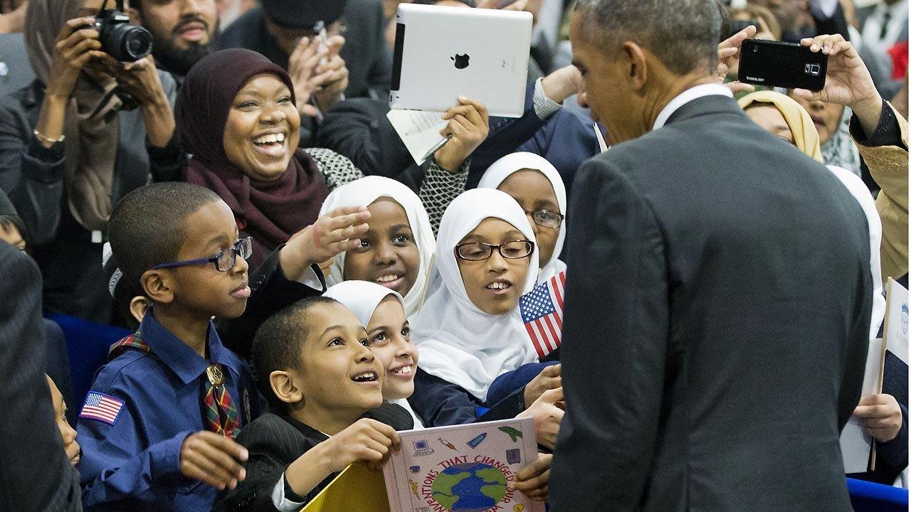 Obama melakukan kunjungan resmi pertamanya ke masjid AS, menyerukan toleransi