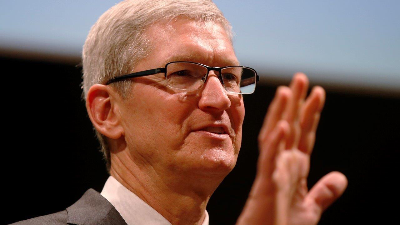 Halftime Report: Apple's 'heroic' refusal