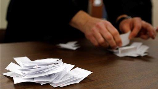 Nevada caucus results may come down to a game of cards