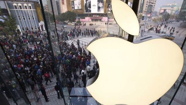 Apple faces Justice Dept. demand to unlock iPhones 