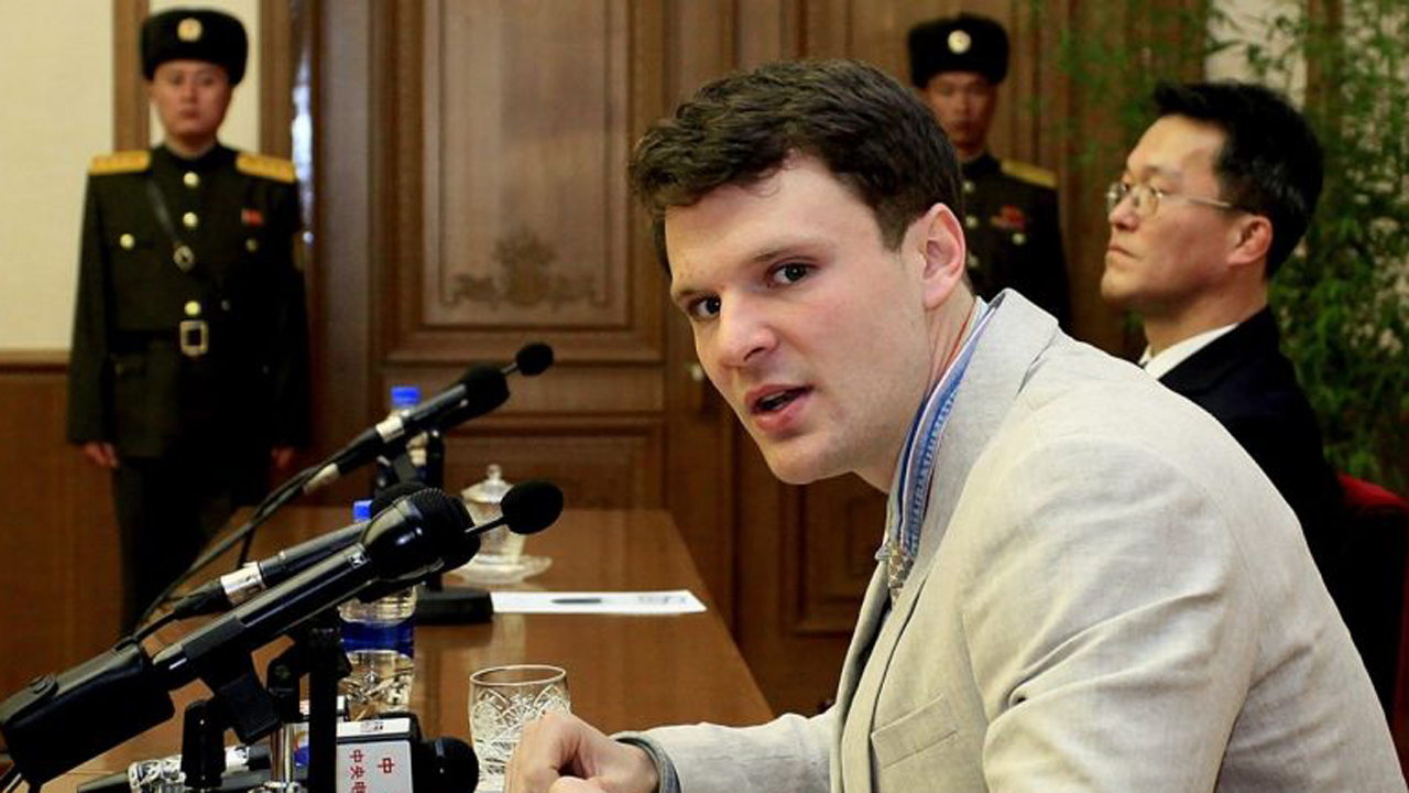 US college student held in North Korea apologizes to media