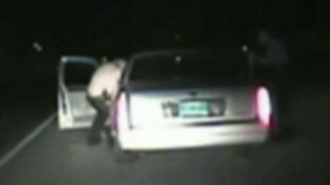 Deputy Hangs On For Dear Life As Suspect Flees Traffic Stop | Fox News ...