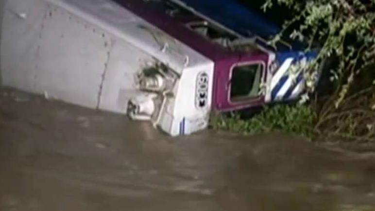 California: Trains derail, sends passengers into creek