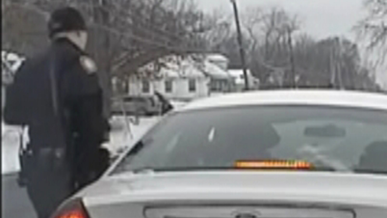 Cop miraculously dodges bullet during traffic stop Fox News Video