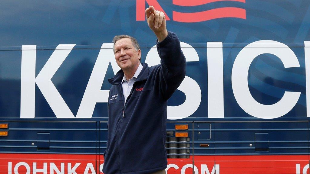 John Kasich makes last-minute campaign push in Michigan