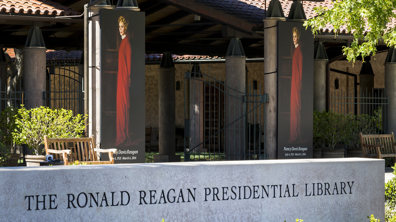 Nancy Reagan to lie in repose at Reagan Library 
