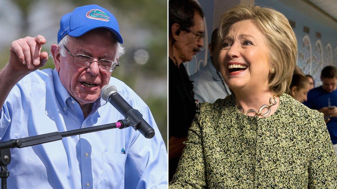 Clinton, Sanders campaign after debate in Florida 