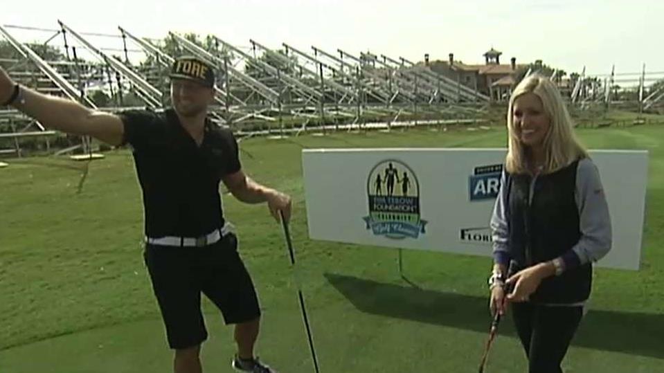 Ainsley Earhardt joins Tim Tebow on the golf course