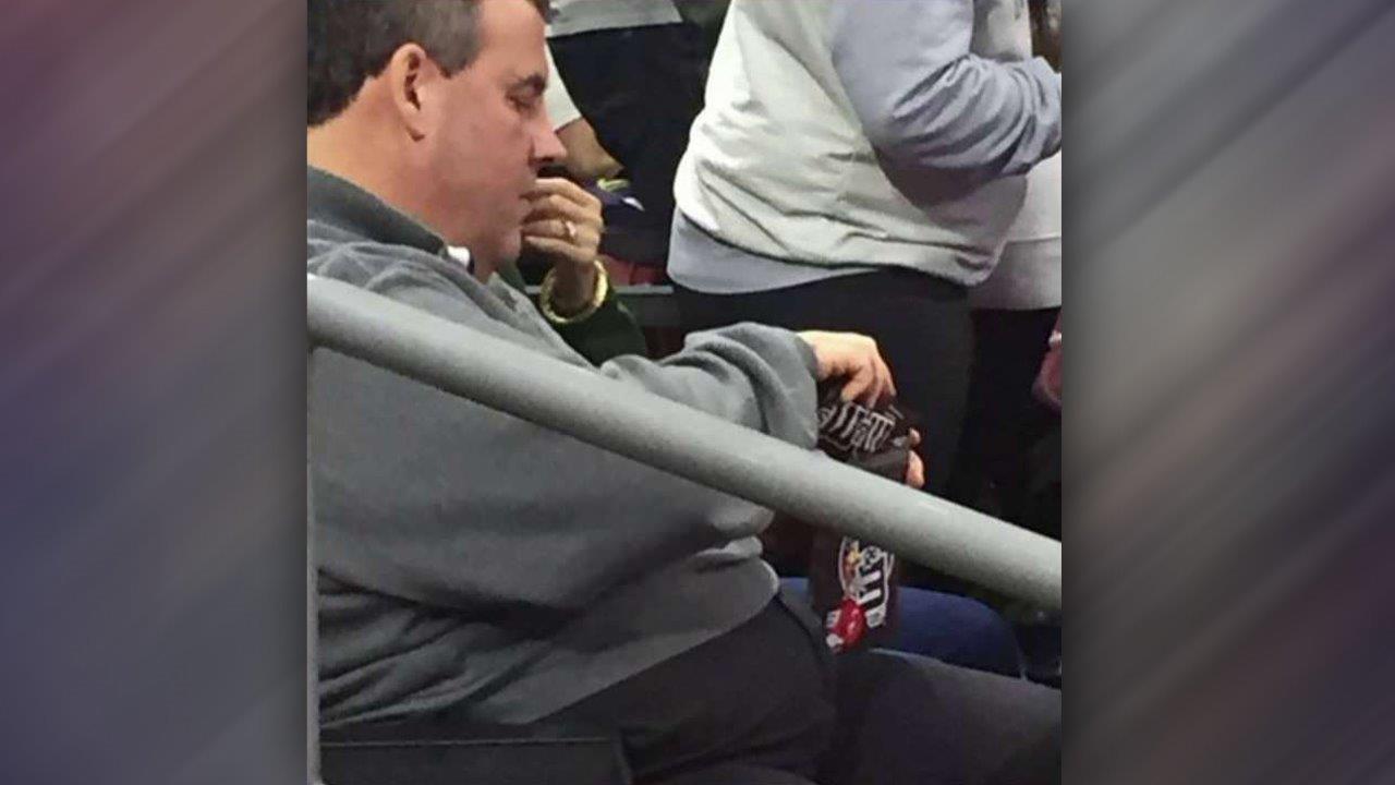 Christie defends how he eats M&M's after pic goes viral