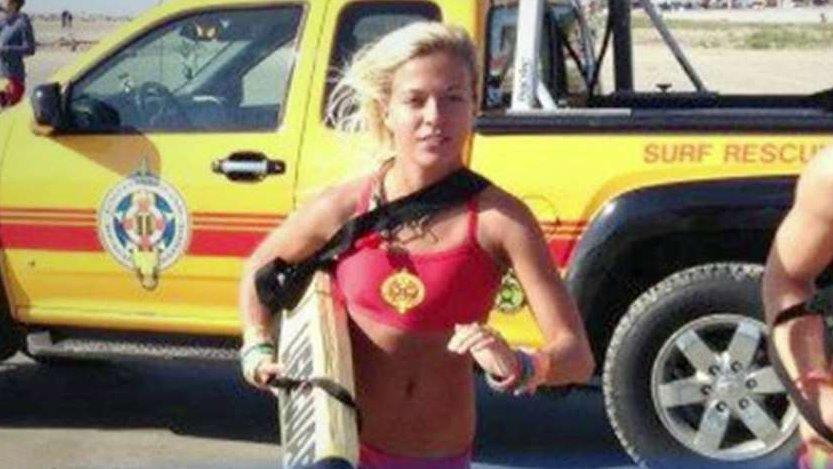 Heroic lifeguard single-handedly saves several people