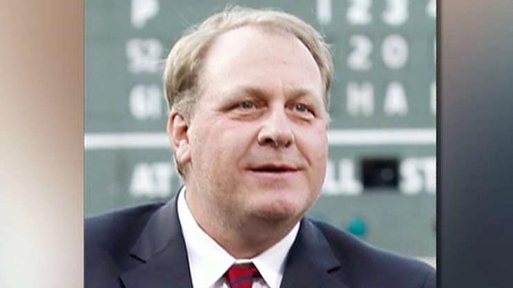 Analis ESPN yang dipecat, Curt Schilling: ‘Orang fanatik menyebut saya fanatik’