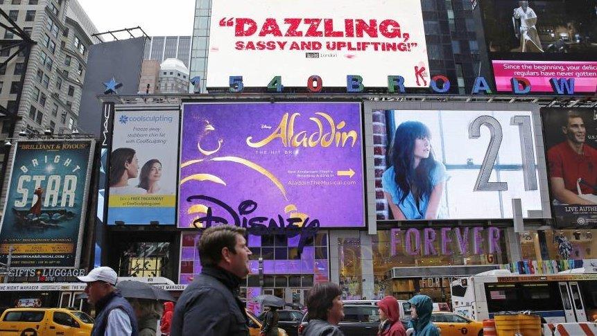 Lawmaker calls for FTC probe into 'spying billboards'