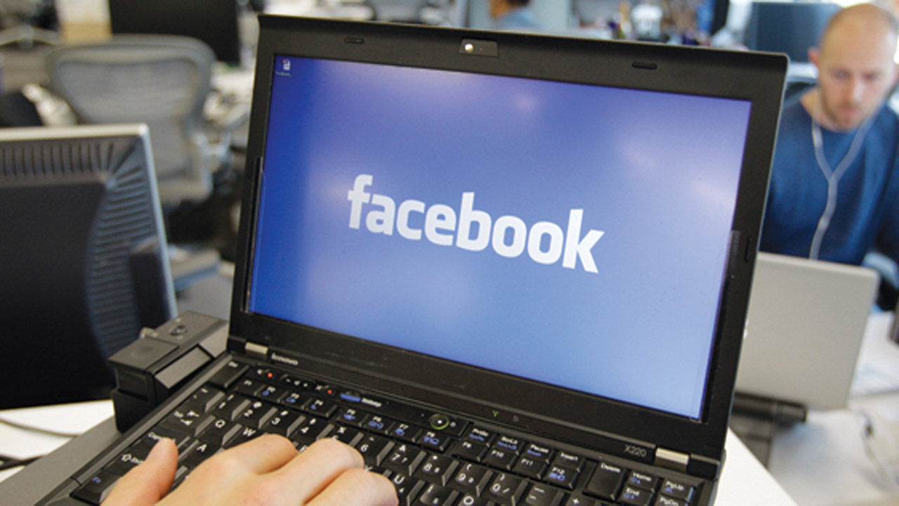 Could Facebook tilt the 2016 election?