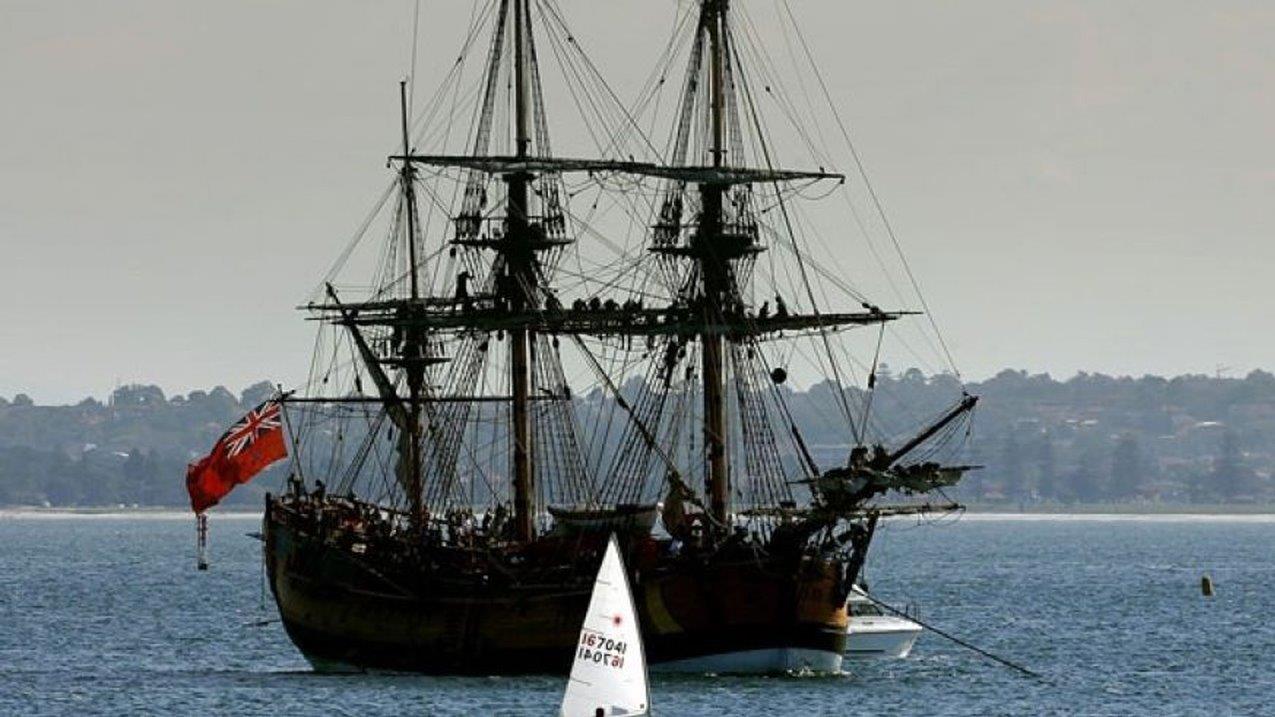 Para ahli berencana mencoba menjelajahi kapal Kapten Cook, Endeavour, di Pelabuhan Newport