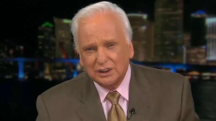 Media -Reaksi terhadap pertandingan Trump dan Clinton