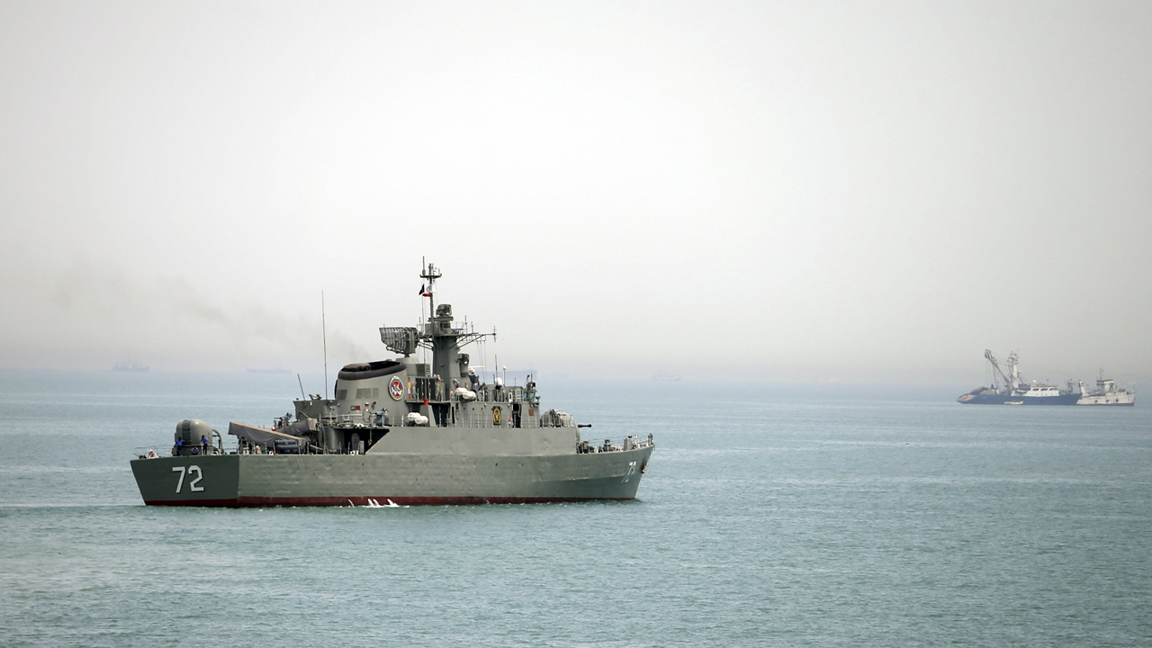 Iran threatens to cut off the Strait of Hormuz to the US
