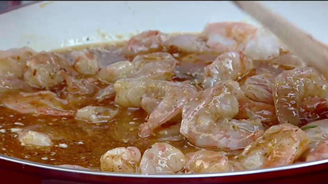 Cooking with 'Friends': Lucy Buffett's sloppy shrimp