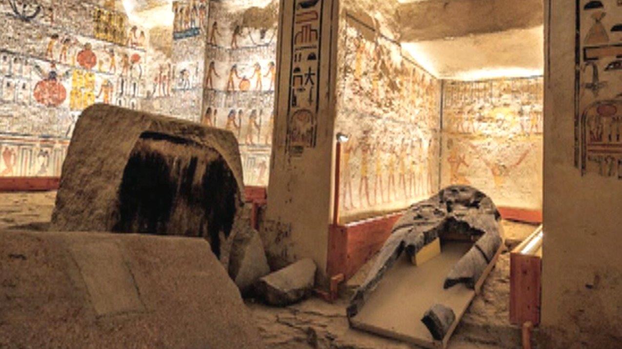 Tomb raiders obliterating human history