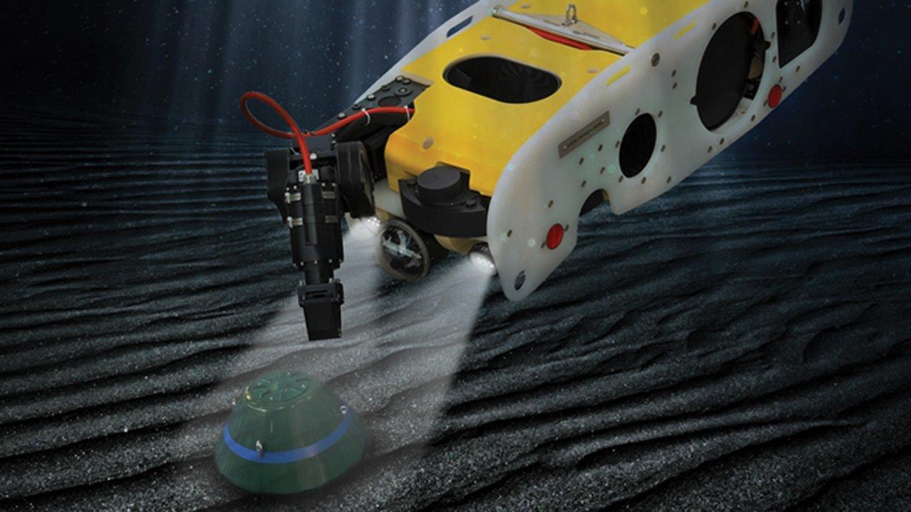 Fox Firepower: 'Sea Wasp' underwater robot hunts bombs