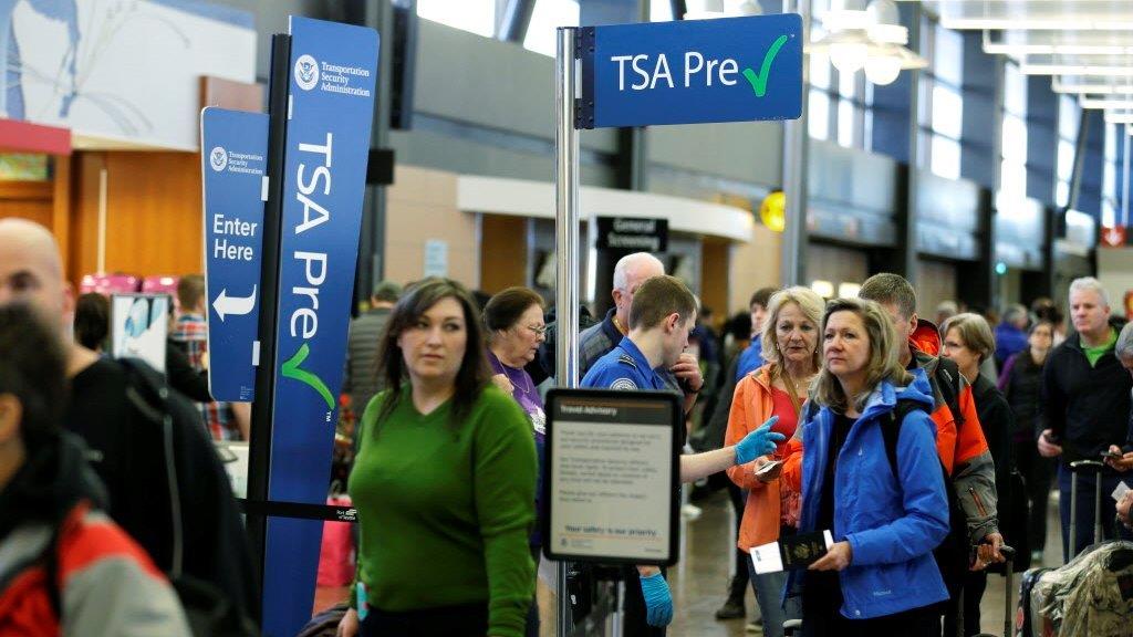 Massive TSA lines spark calls to privatize airport security