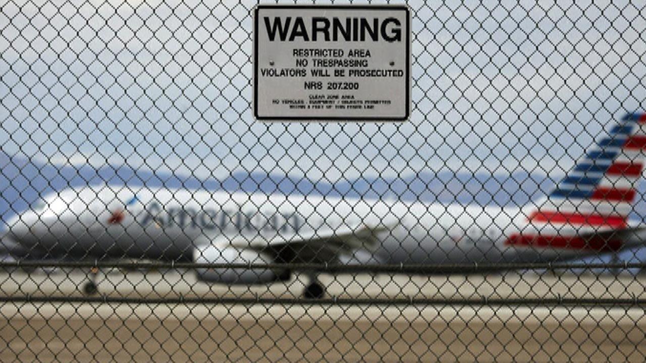 Report: US airport fence breach occurs about every two weeks