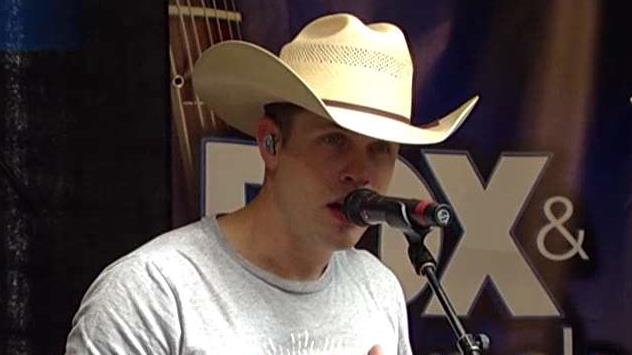 After the Show Show: Dustin Lynch performs