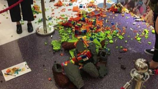 4-year-old boy knocks over $15,000 Lego statue 