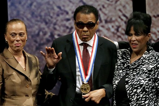 Juan Williams: Muhammad Ali adalah pahlawan saya — dan dia membuat saya menangis