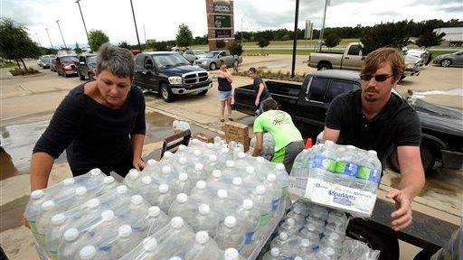 Florida bersiap menghadapi banjir saat Badai Tropis Colin menuju Gulf Coast