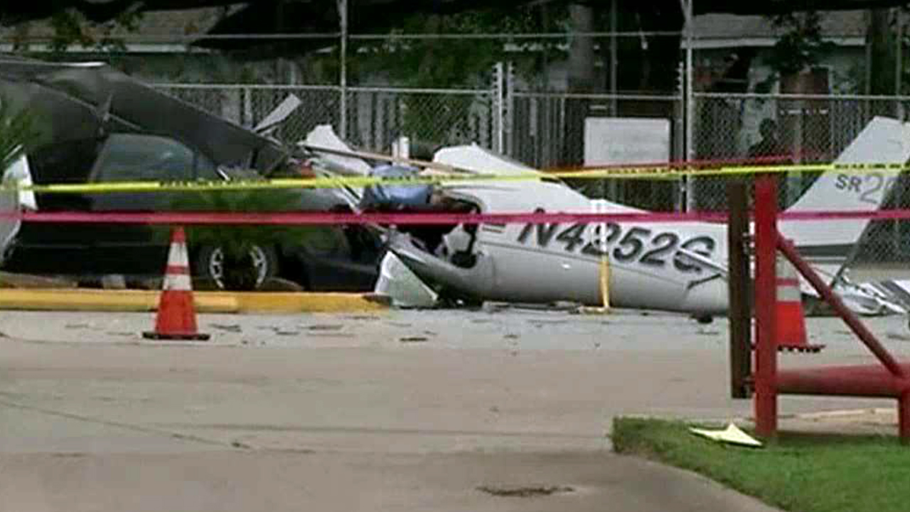 Fatal plane crash in Houston leaves three dead