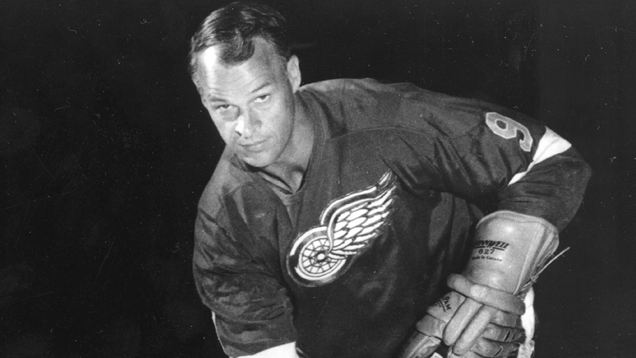 Hockey legend Gordie Howe dies at 88